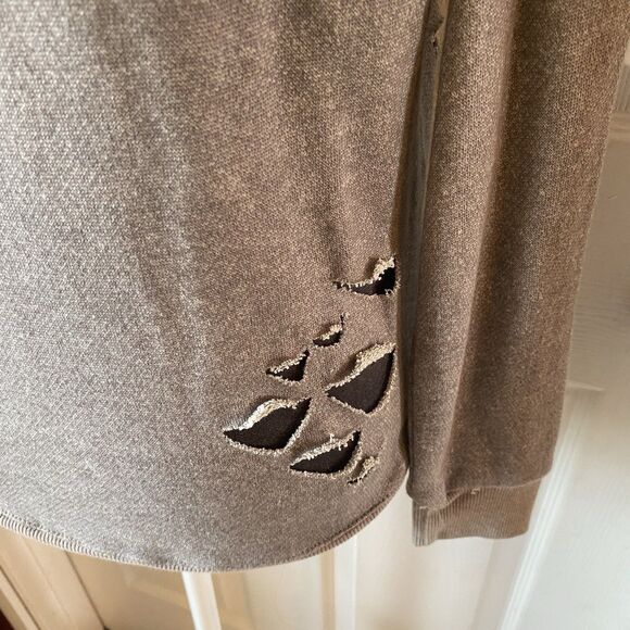 Emma Sweater Women’s Size Small Grey Cold Shoulder Crew Neck Distressed - Picture 9 of 12